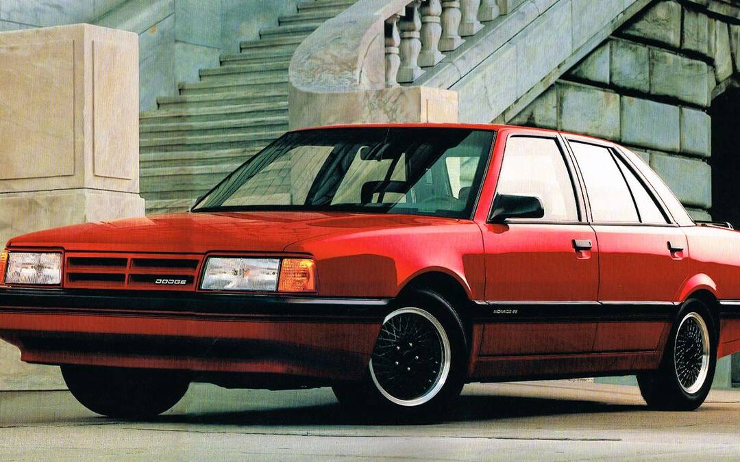 <p>Dodge Monaco 1990</p>