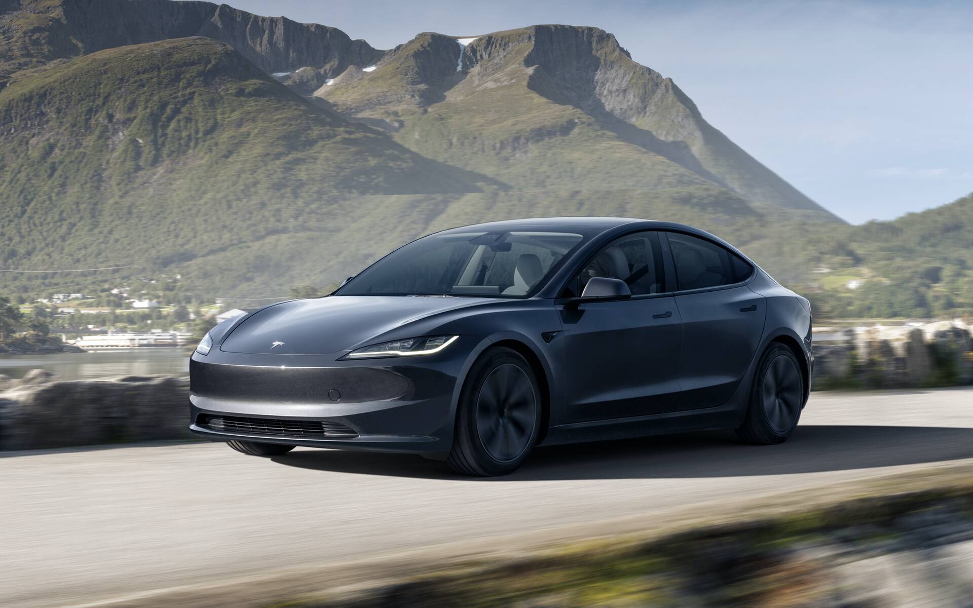 Découvrez la Tesla Model 3 Highland : Révolution Électrique!