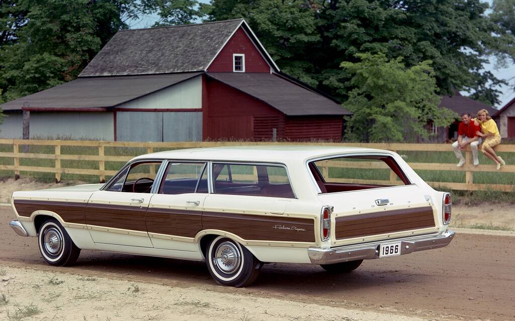 Photos d’hier : Ford Squire et Country Squire 604008-photos-d-hier-ford-squire-et-country-squire