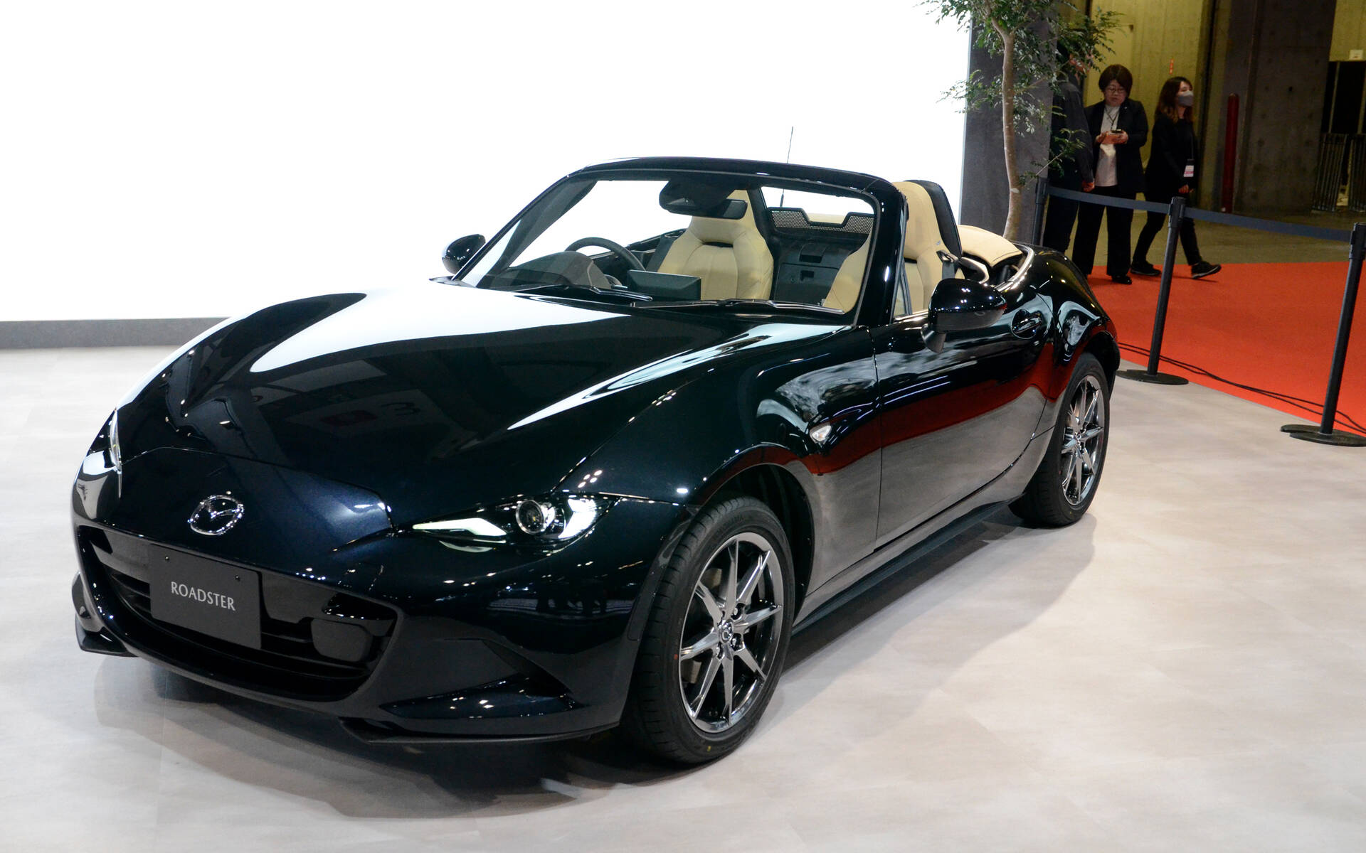 <p>2024 Mazda MX-5 at 2023 Japan Mobility Show in Tokyo</p>
