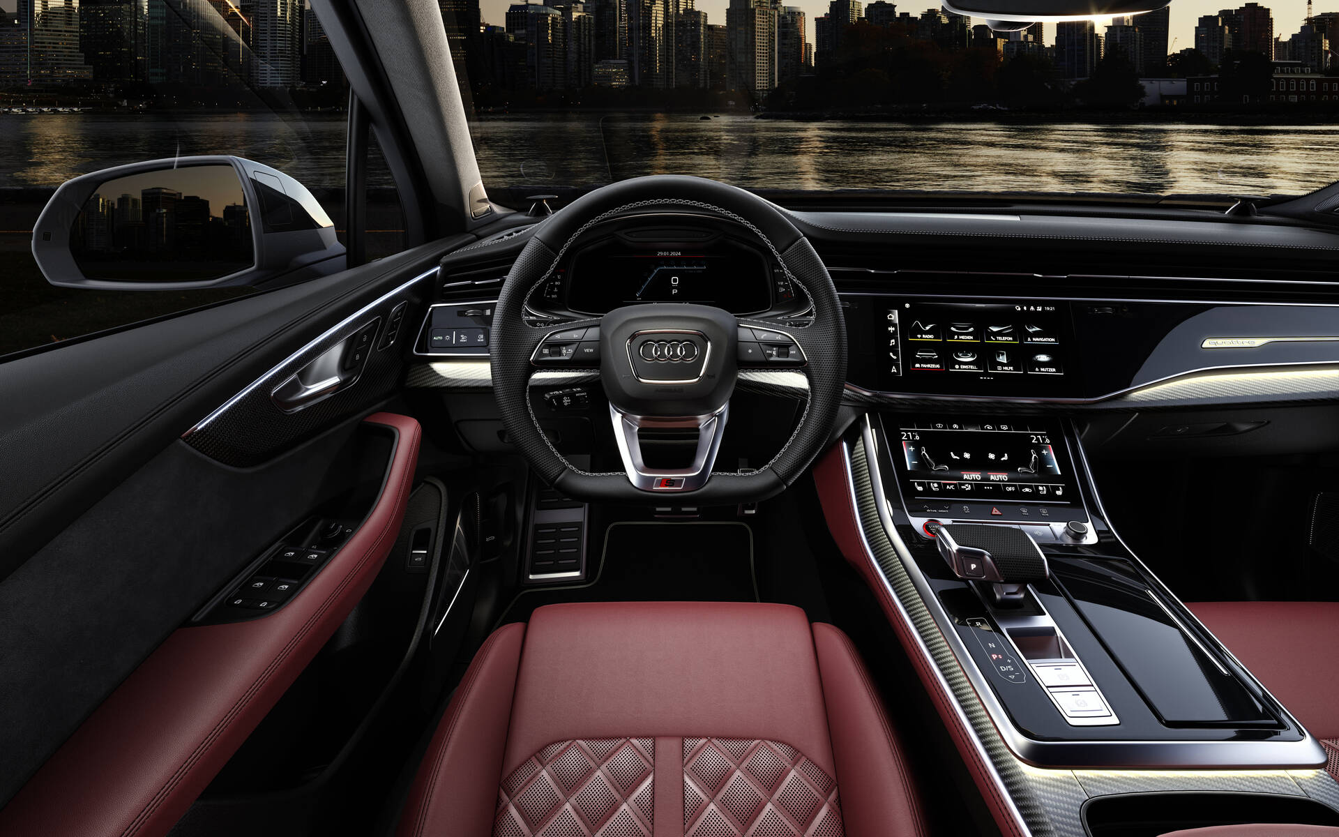 <p>Audi SQ7</p>