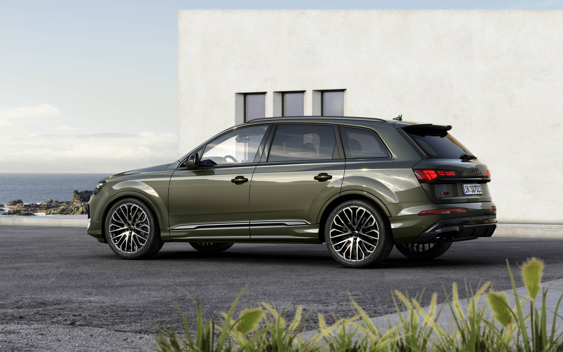 <p>Audi SQ7</p>