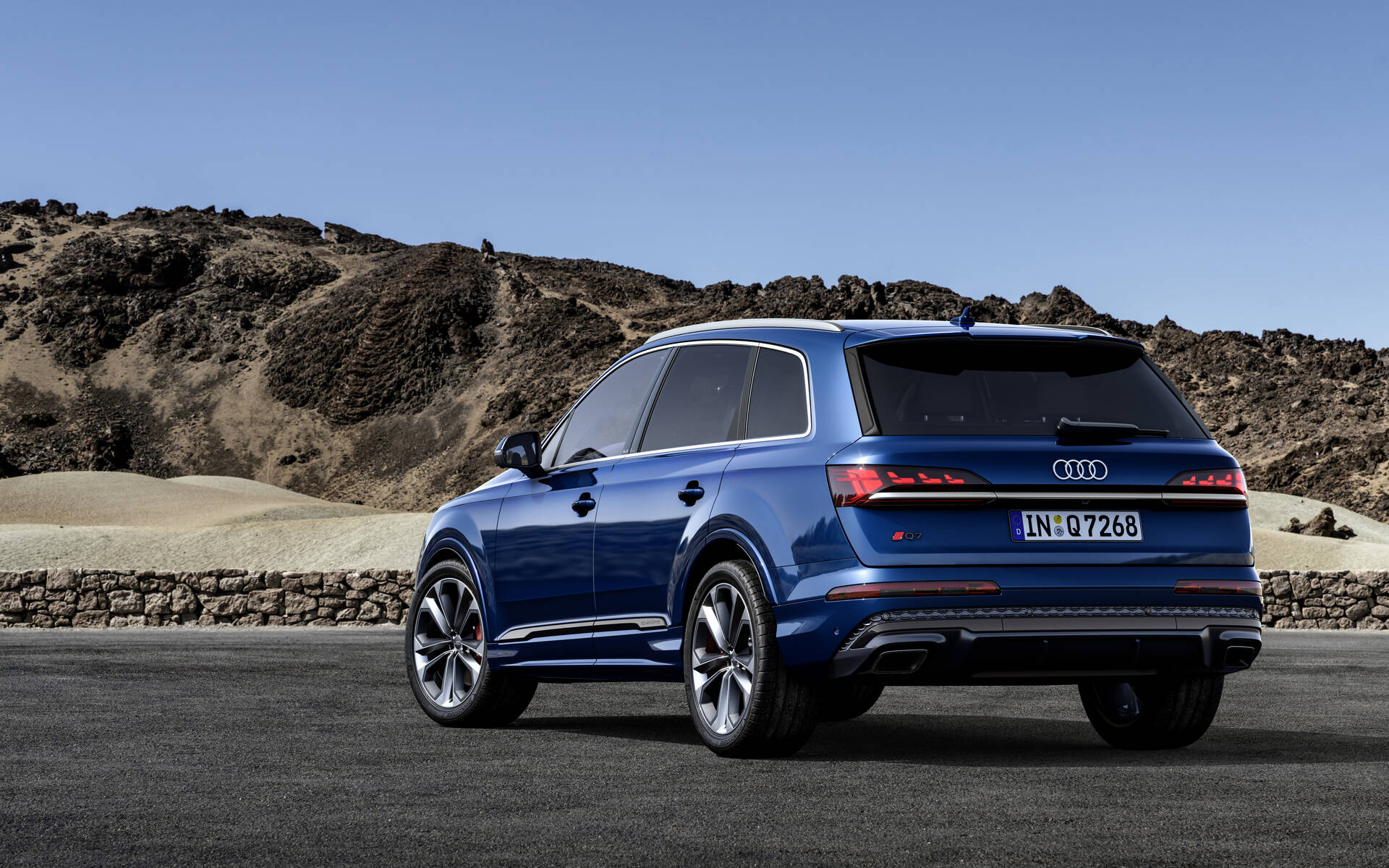 <p>Audi Q7</p>