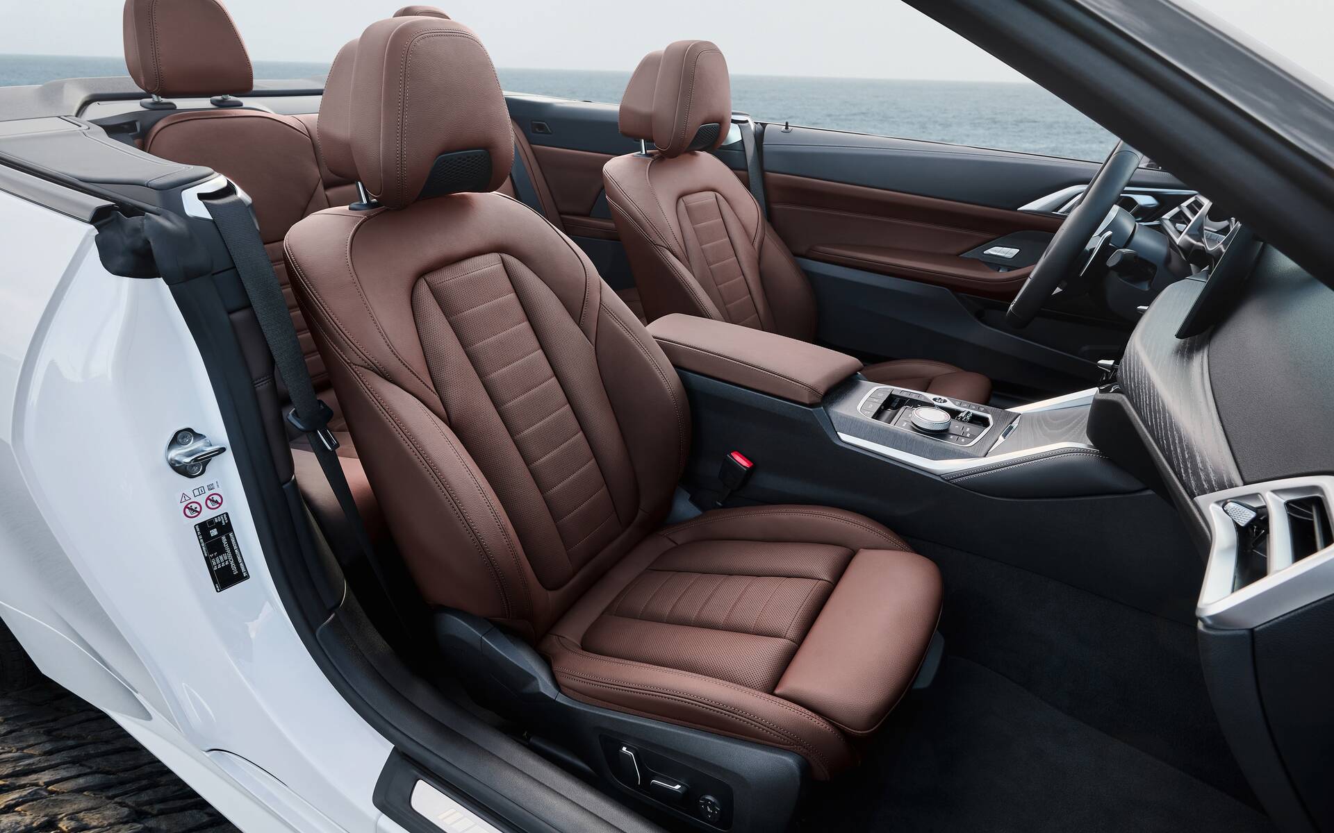 <p>2025 BMW 4 Series Cabriolet</p>