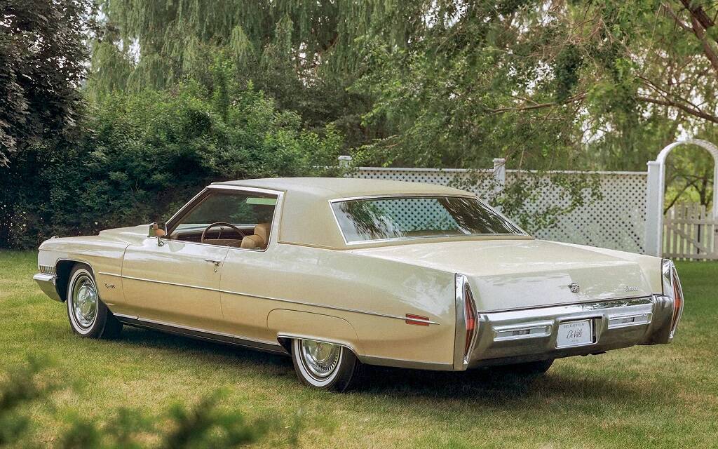 <p>Cadillac De Ville 1971</p>