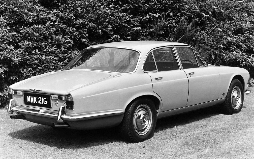 <p>Jaguar XJ6 Série 1&nbsp;1968 (Angleterre)</p>