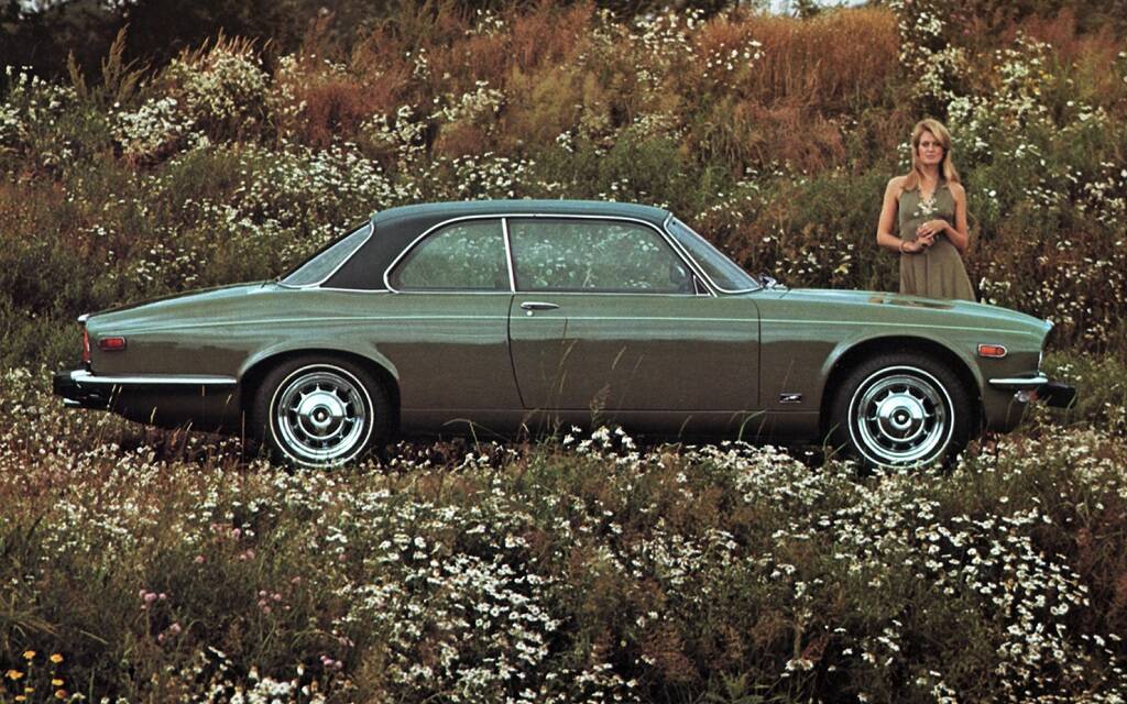 <p>Jaguar XJC Série 2&nbsp;1973 (Amérique du Nord)</p>