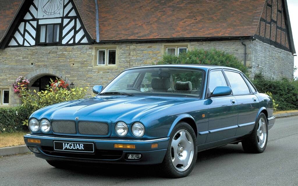 <p>Jaguar XJR X300 1994 (Angleterre)</p>