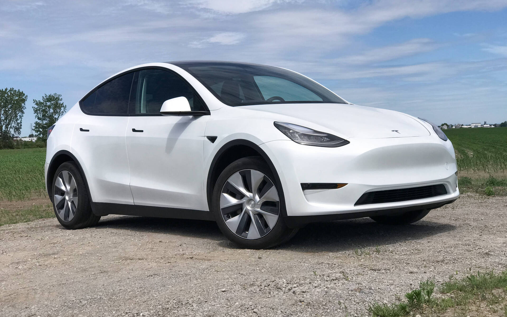 Le Tesla Model Y maintenant aussi abordable que la Model 3 - 1/4
