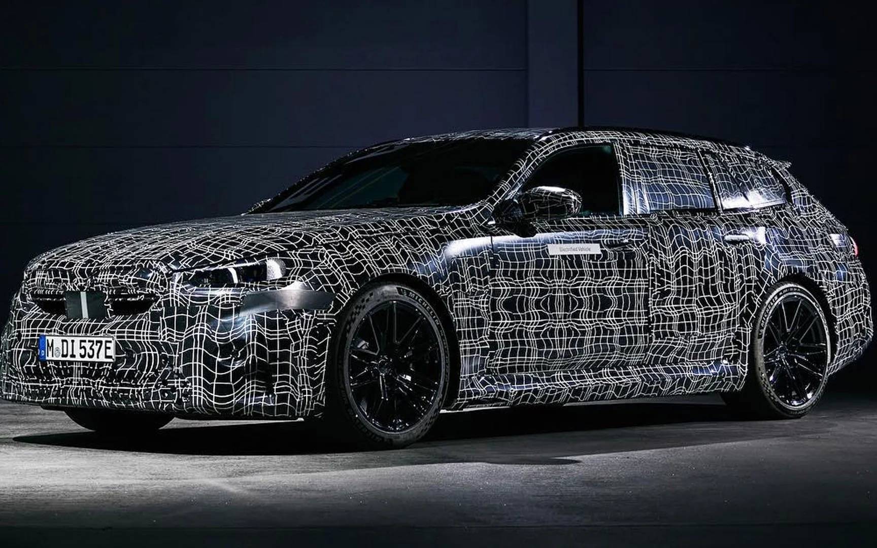BMW M5 Competition 2021 : l'hiver à la vitesse Grand V - Guide Auto