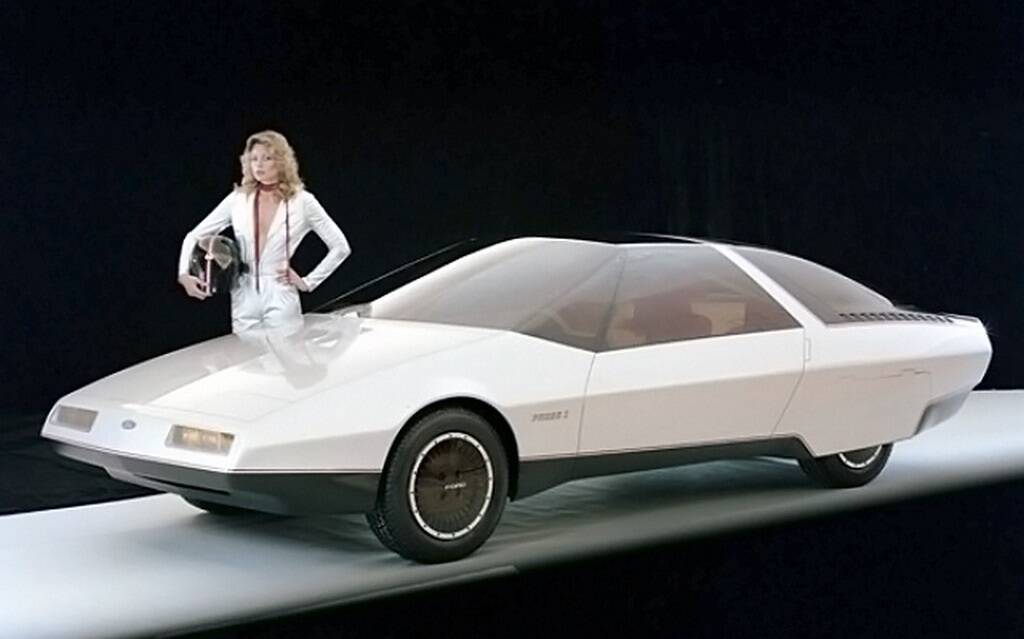 <p>Concept Ford Probe I</p>