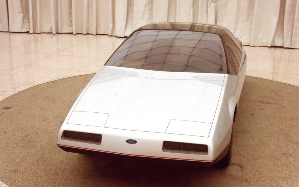 <p>Concept Ford Probe I</p>