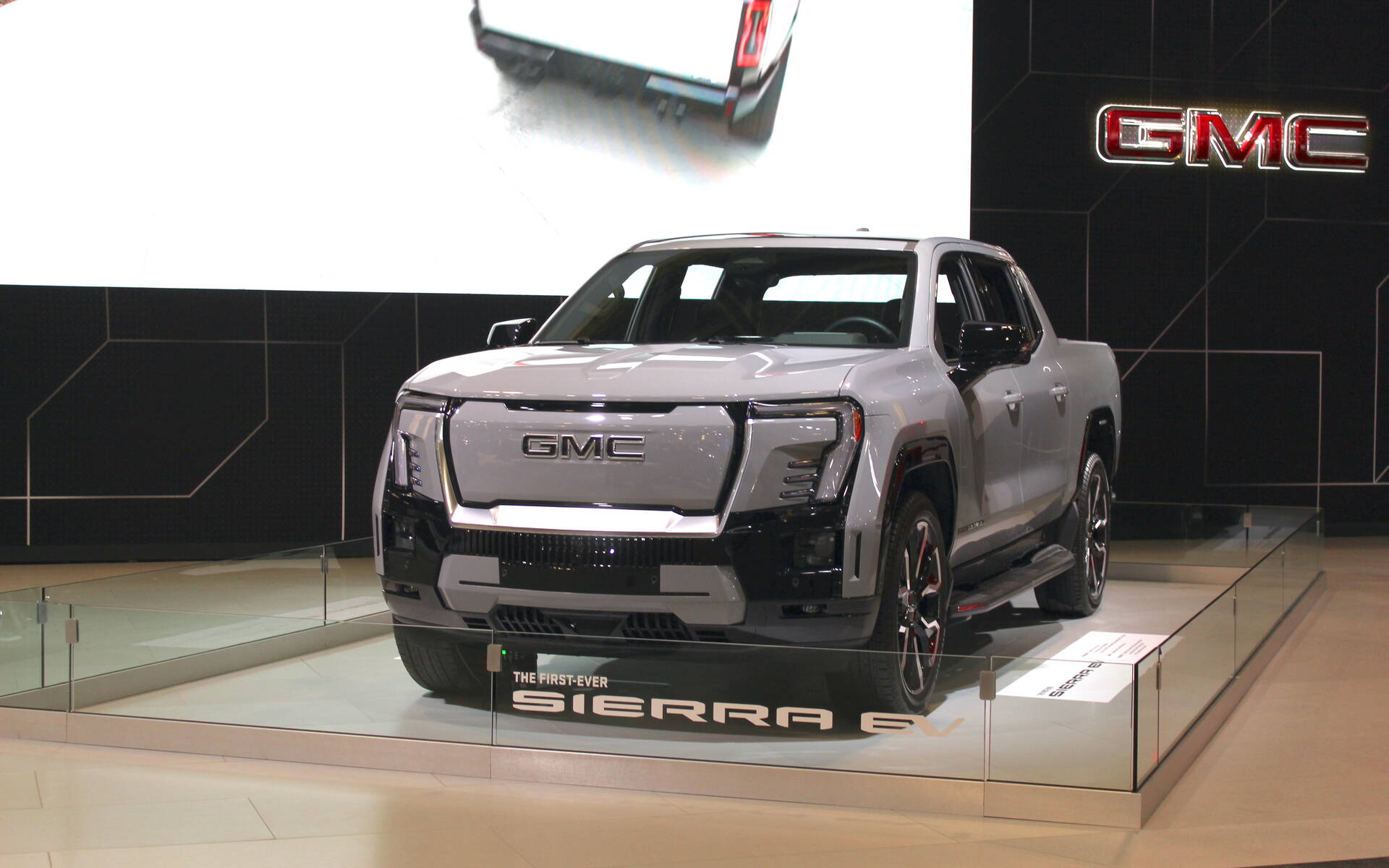 <p>GMC Sierra EV </p>