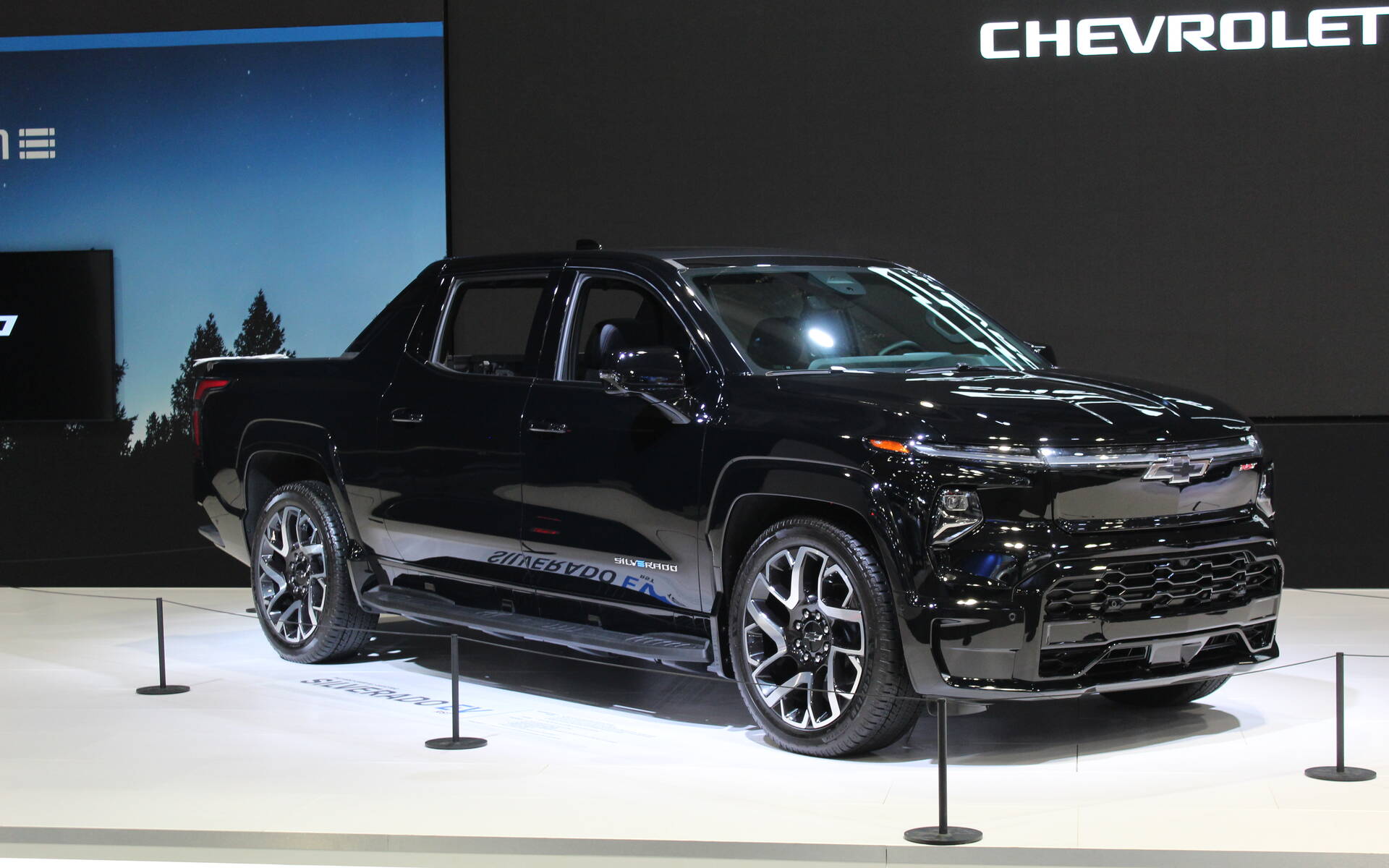 <p>Chevrolet Silverado EV 2024</p>