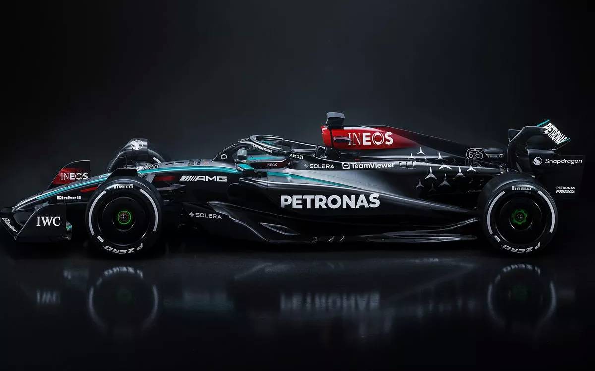 <p>Mercedes W15</p>