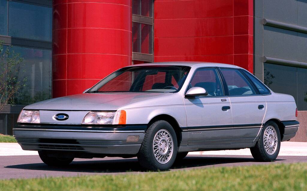 <p>Ford Taurus LX 1986</p>