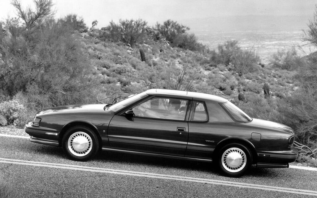 <p>Oldsmobile Toronado Trofeo 1991 (restylée en 1990)</p>