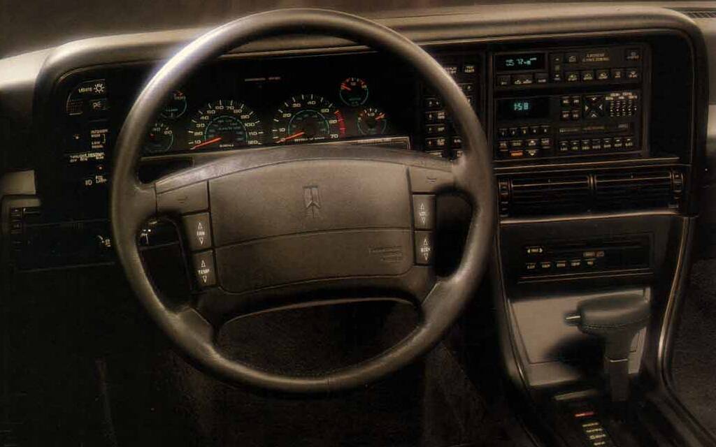<p>Oldsmobile Toronado 1992</p>