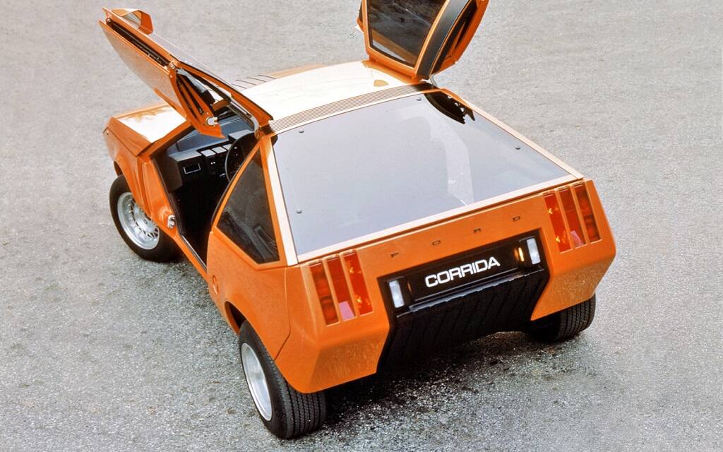 <p>Ford Corrida (1976, dessiné par Ghia)</p>