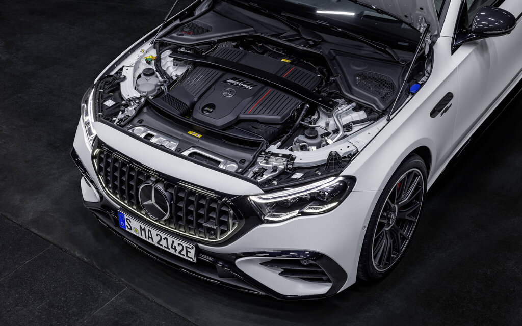 Mercedes-AMG E 53 hybride 2025 : rechargeable et performante 611245-mercedes-amg-e-53-2025-une-hybride-rechargeable-au-temperament-sportif