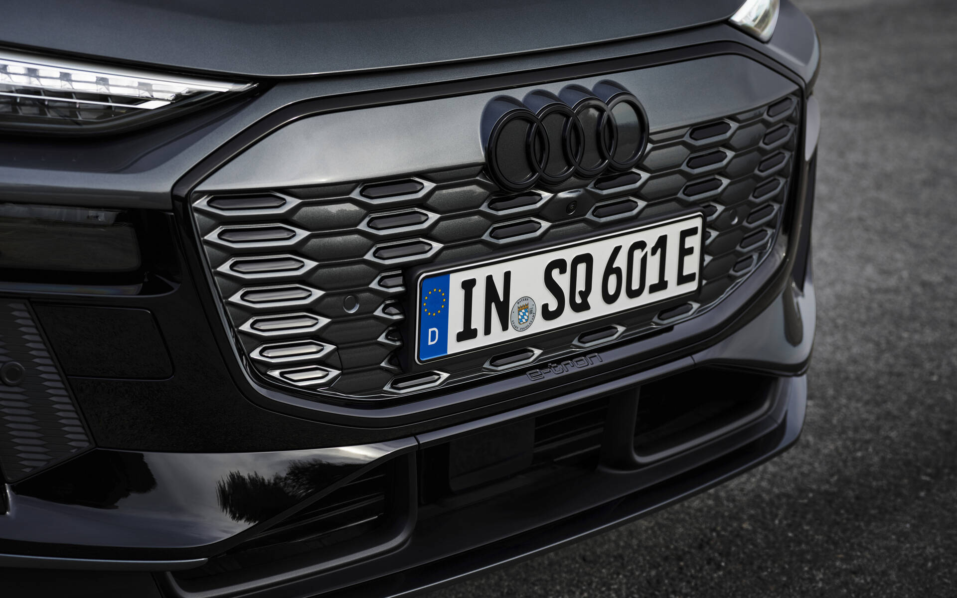 <p>Audi Q6 e-tron 2025</p>