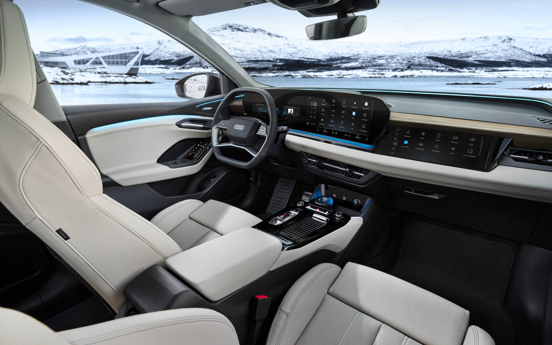 <p>Audi Q6 e-tron 2025</p>