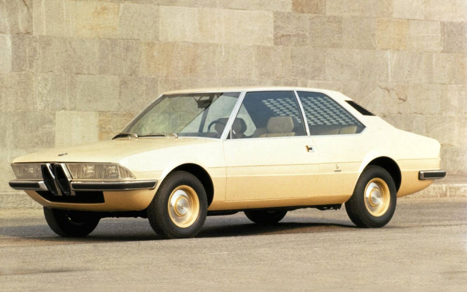 <p>BMW 2200ti Garmisch, concept (1970). Précurseur de la Série 5.</p>