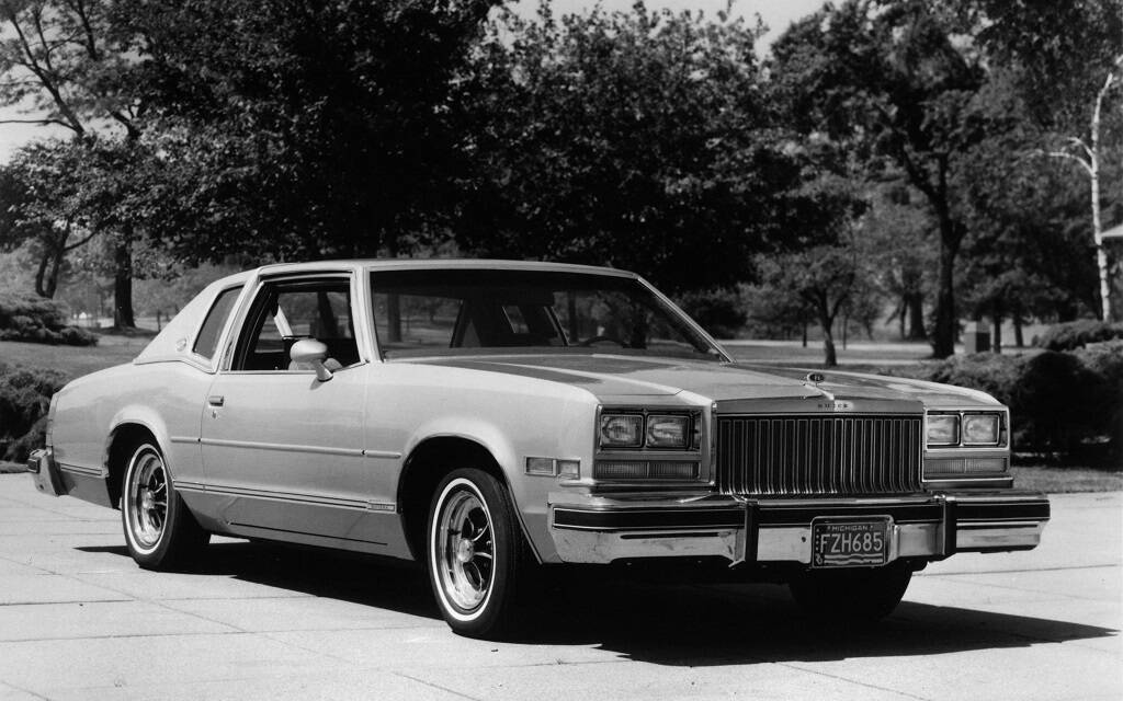 <p>Buick Riviera 1977</p>