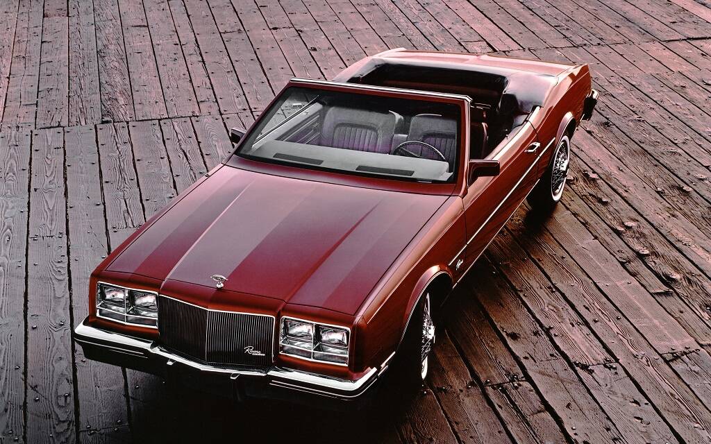 <p>Buick Riviera cabriolet 1984</p>