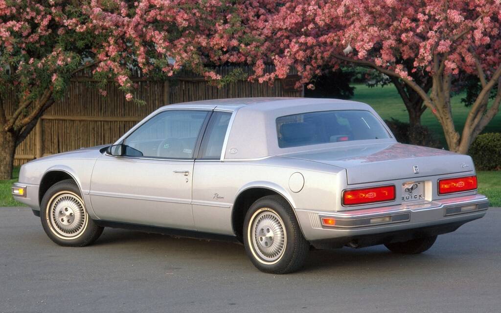 <p>Buick Riviera 1988</p>