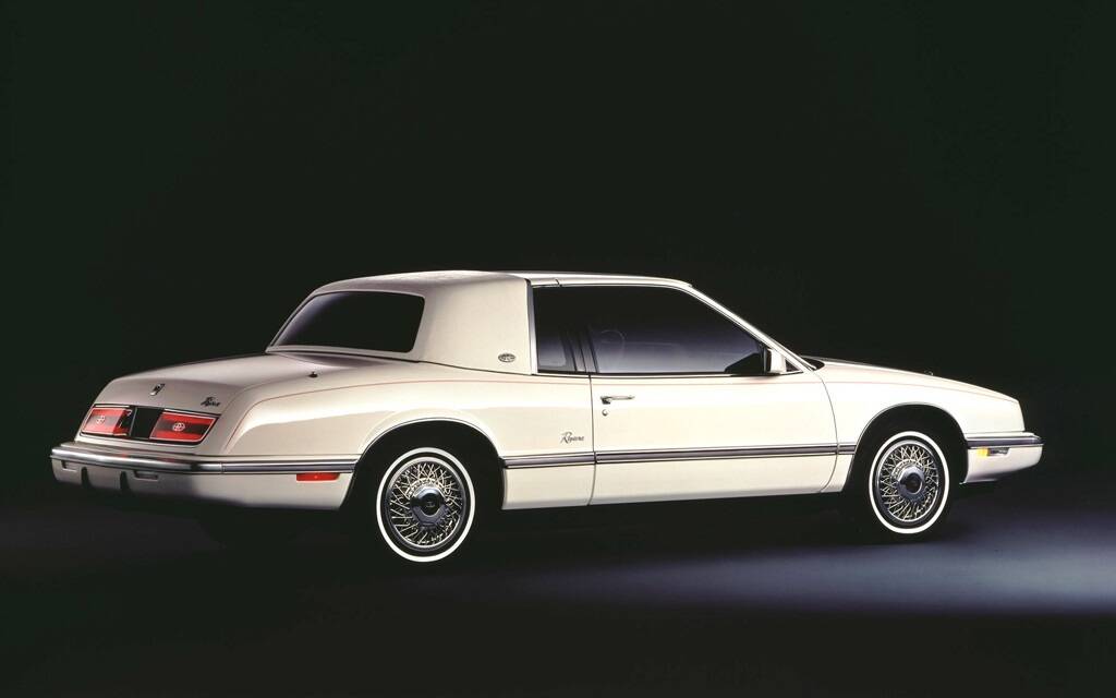 <p>Buick Riviera 1989</p>