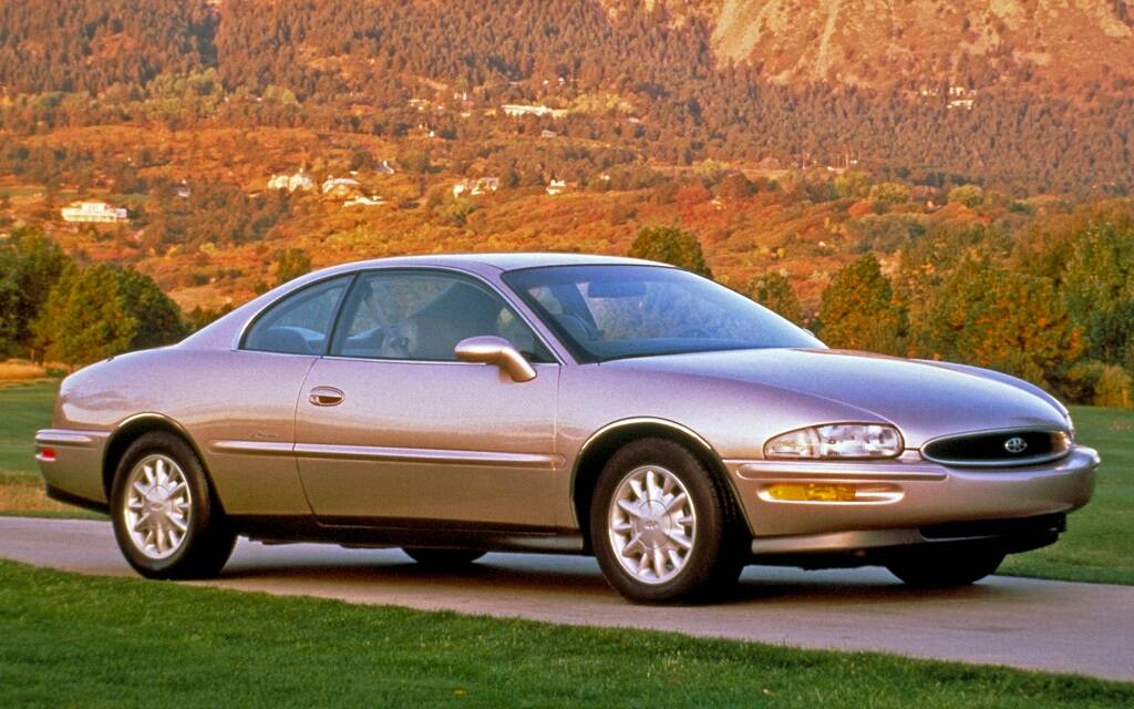 <p>Buick Riviera 1995</p>