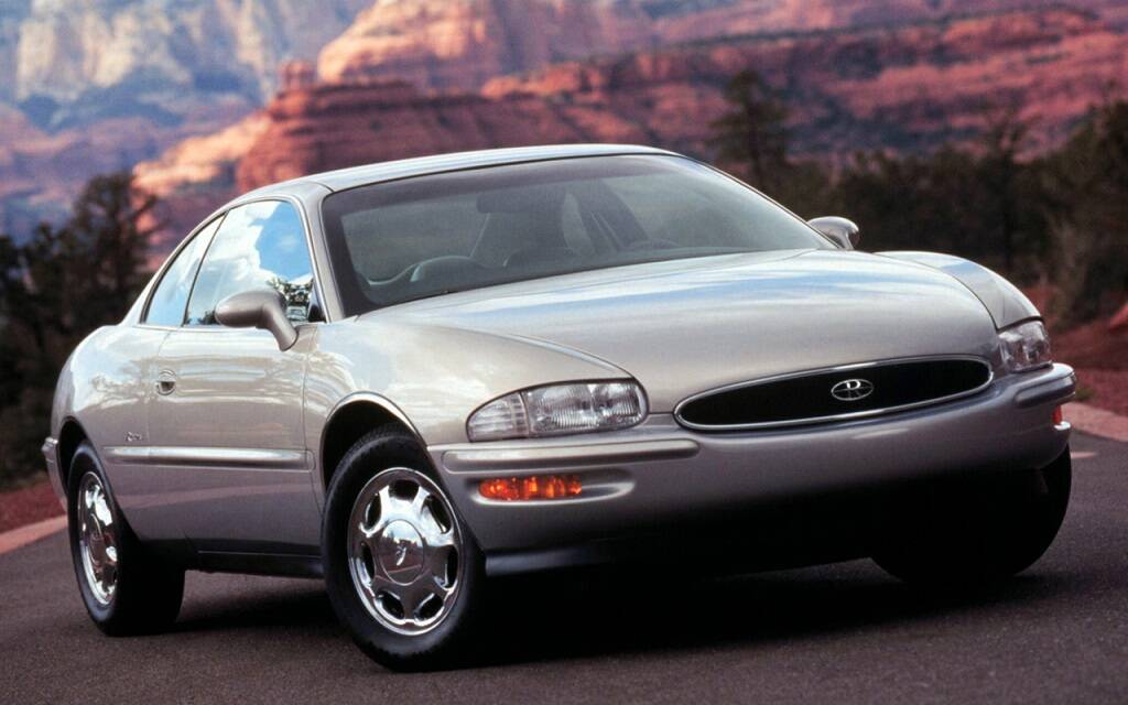 <p>Buick Riviera 1999</p>