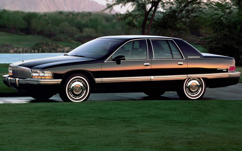 <p>Buick Roadmaster Limited 1992</p>