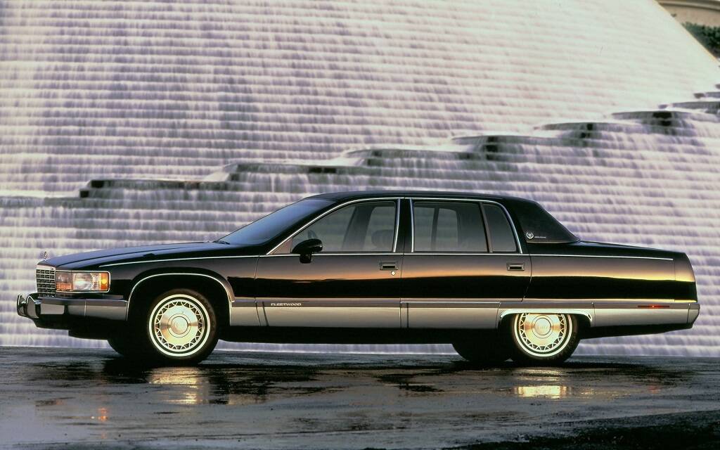 <p>Cadillac Fleetwood 1993</p>