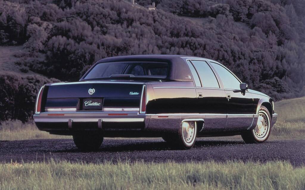 <p>Cadillac Fleetwood 1993</p>