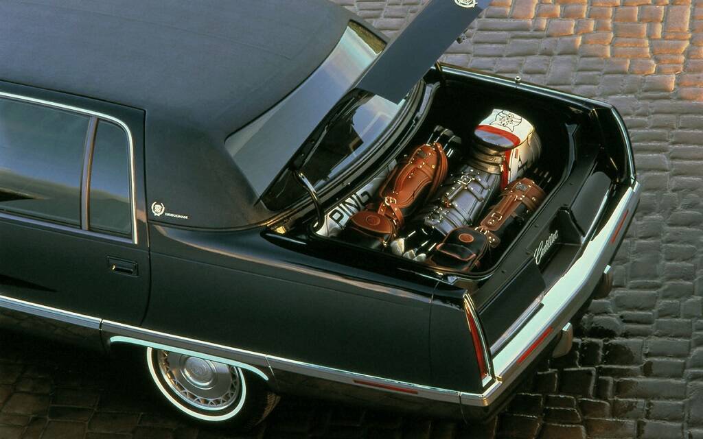 <p>Cadillac Fleetwood 1993</p>