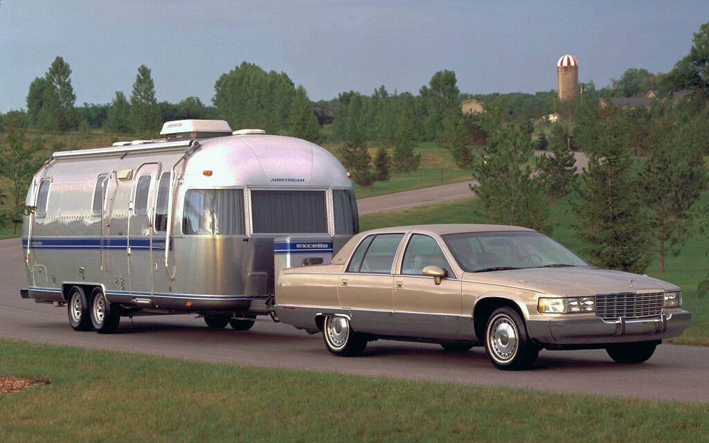 <p>Cadillac Fleetwood 1993</p>