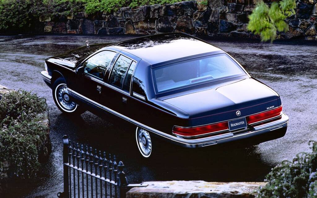 <p>Buick Roadmaster 1994</p>