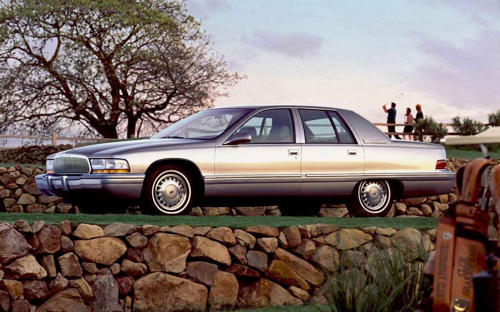 <p>Buick Roadmaster 1995</p>