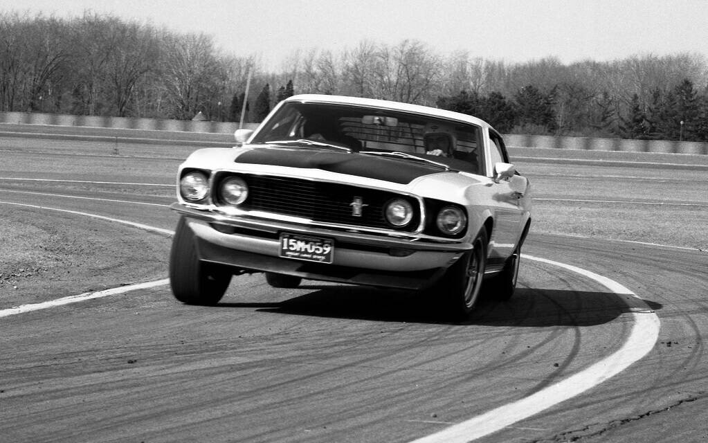 Ford Mustang Boss 302 et 429 1969-70 : gagner le dimanche… 616271-ford-mustang-boss-302-et-429-1969-70-gagner-le-dimanche