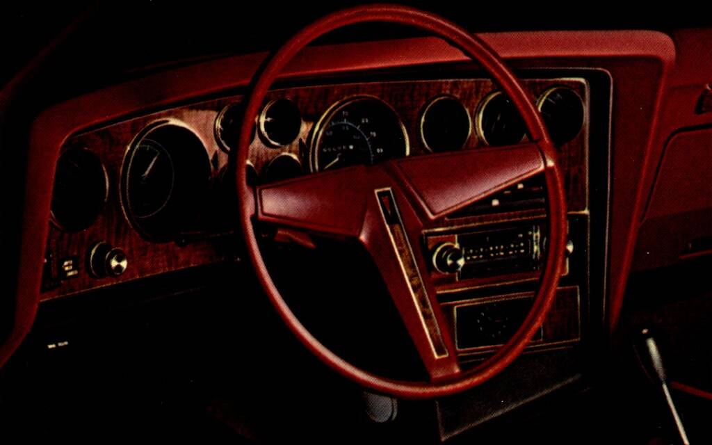 <p>Pontiac Grand Prix 1975</p>