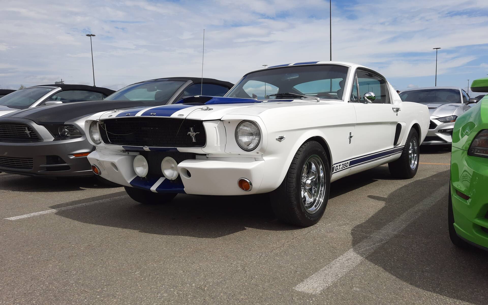 Les Québécois s’unissent pour le plus long convoi de Ford Mustang au monde 618133-les-quebecois-s-unissent-pour-le-plus-long-convoi-de-ford-mustang-au-monde