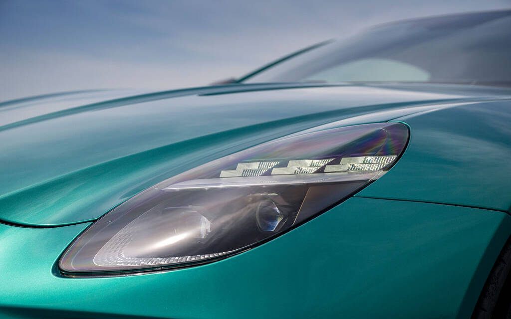 <p>Aston Martin Vantage 2025</p>