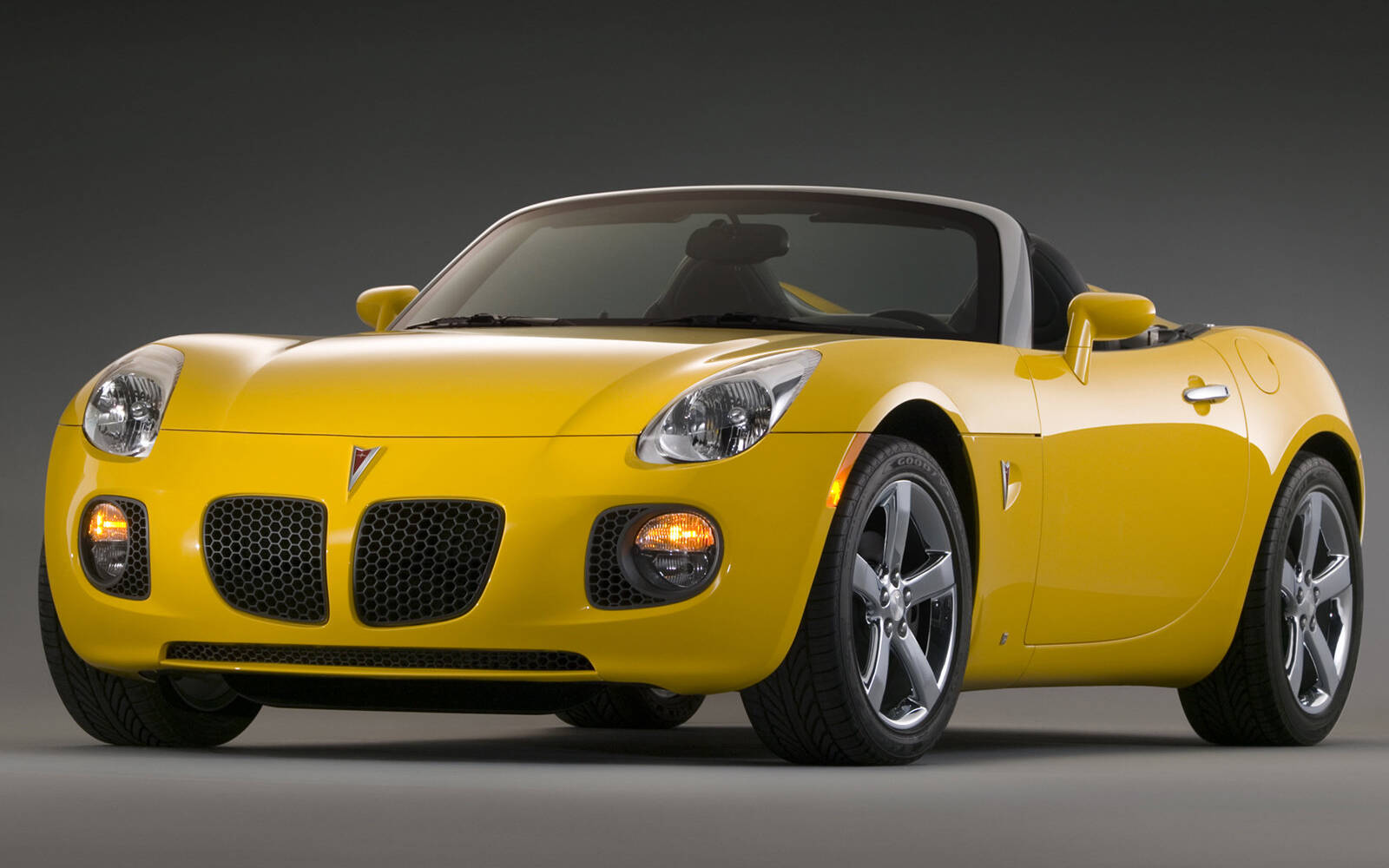 <p>Pontiac Solstice</p>