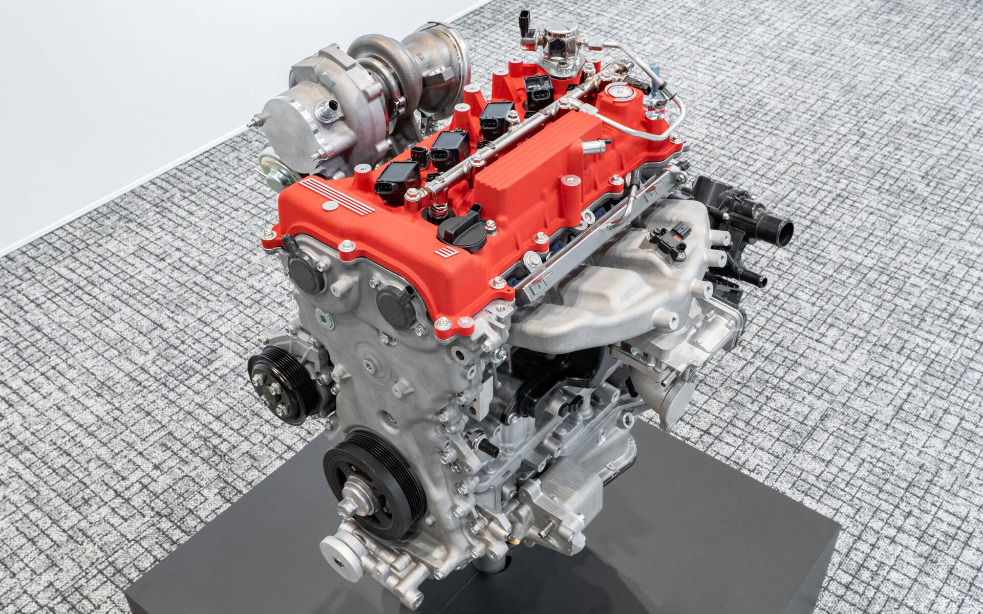<p>Toyota's new 2.0-litre engine under development</p>