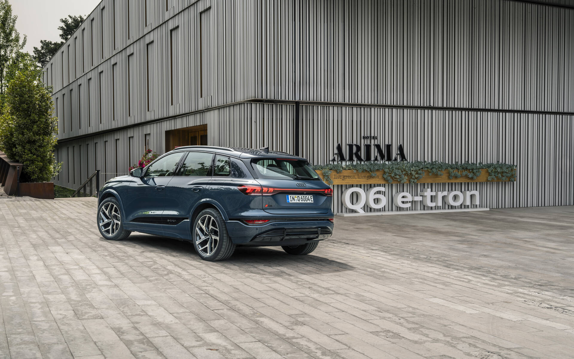 <p>Audi Q6 e-tron 2025</p>