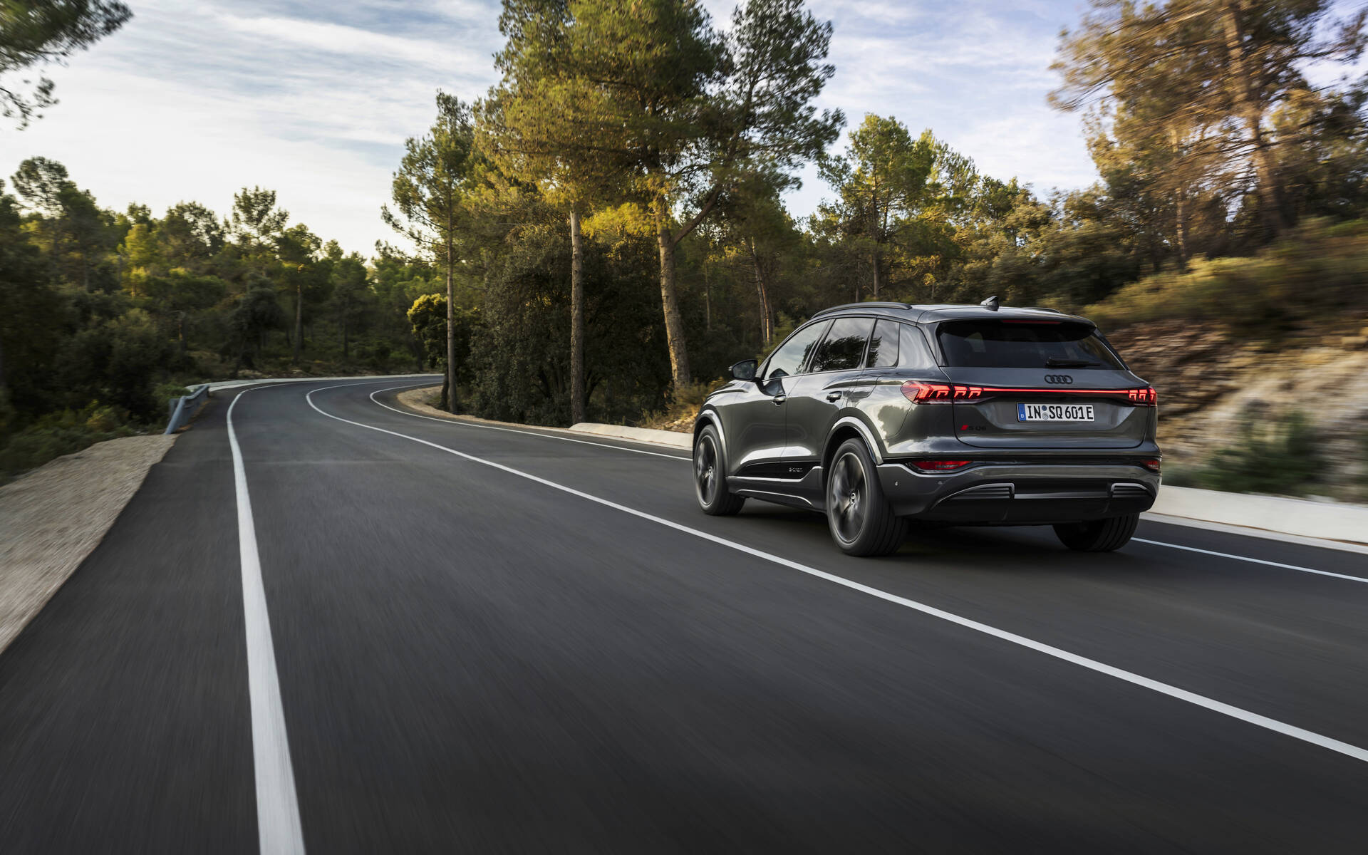 <p>Audi Q6 e-tron 2025</p>