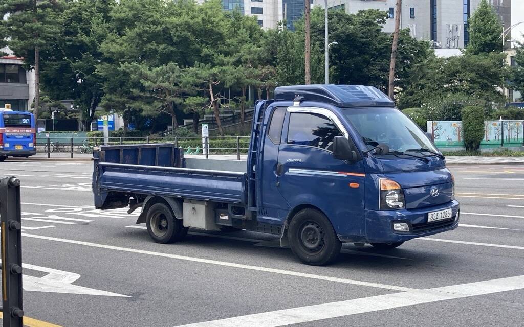 <p>Hyundai Porter (ou H-100)</p>