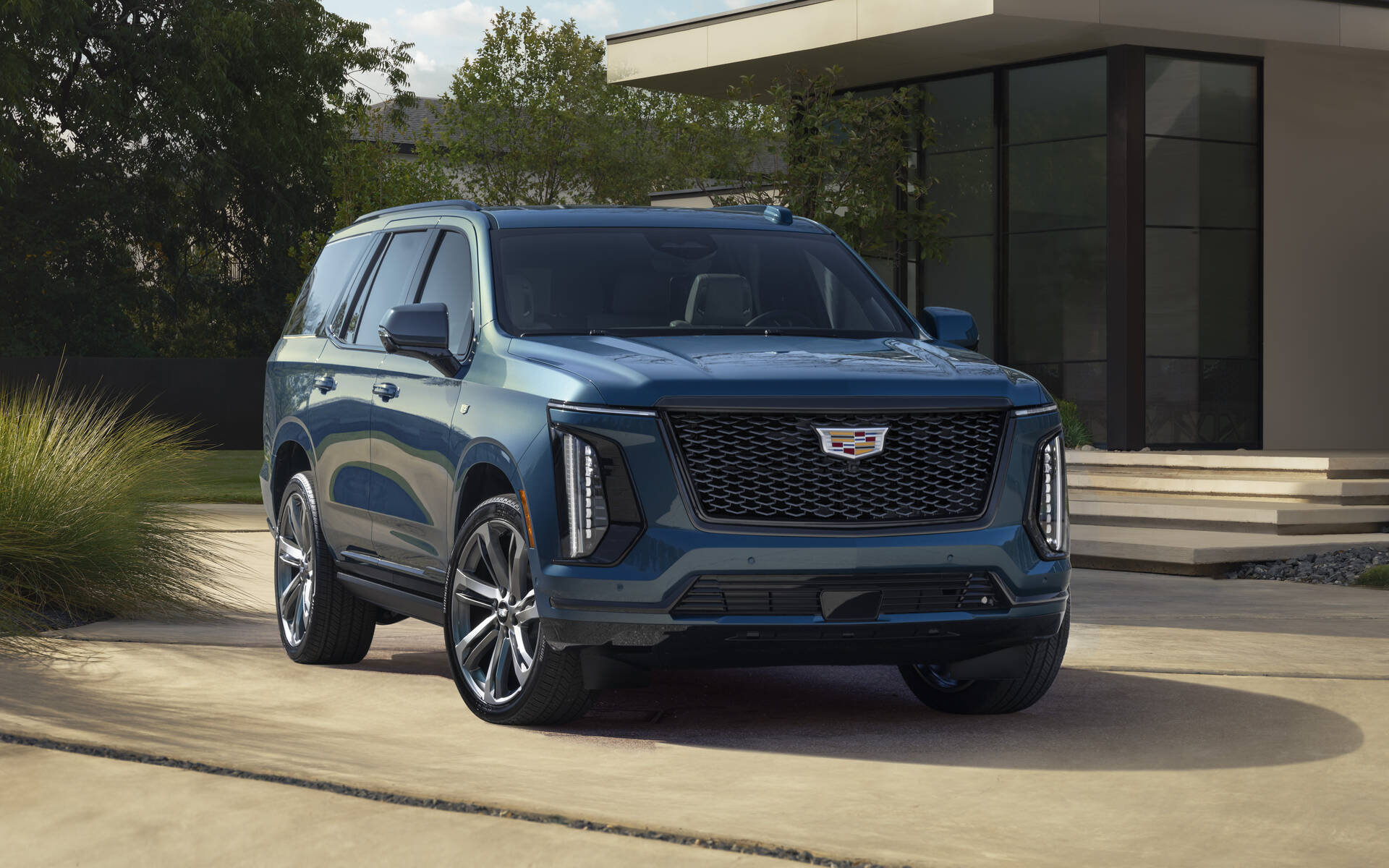 Cadillac Escalade 2025 : grande nouveauté à bord et un moteur de moins 626481-cadillac-escalade-2025-grande-nouveaute-a-bord-et-un-moteur-de-moins